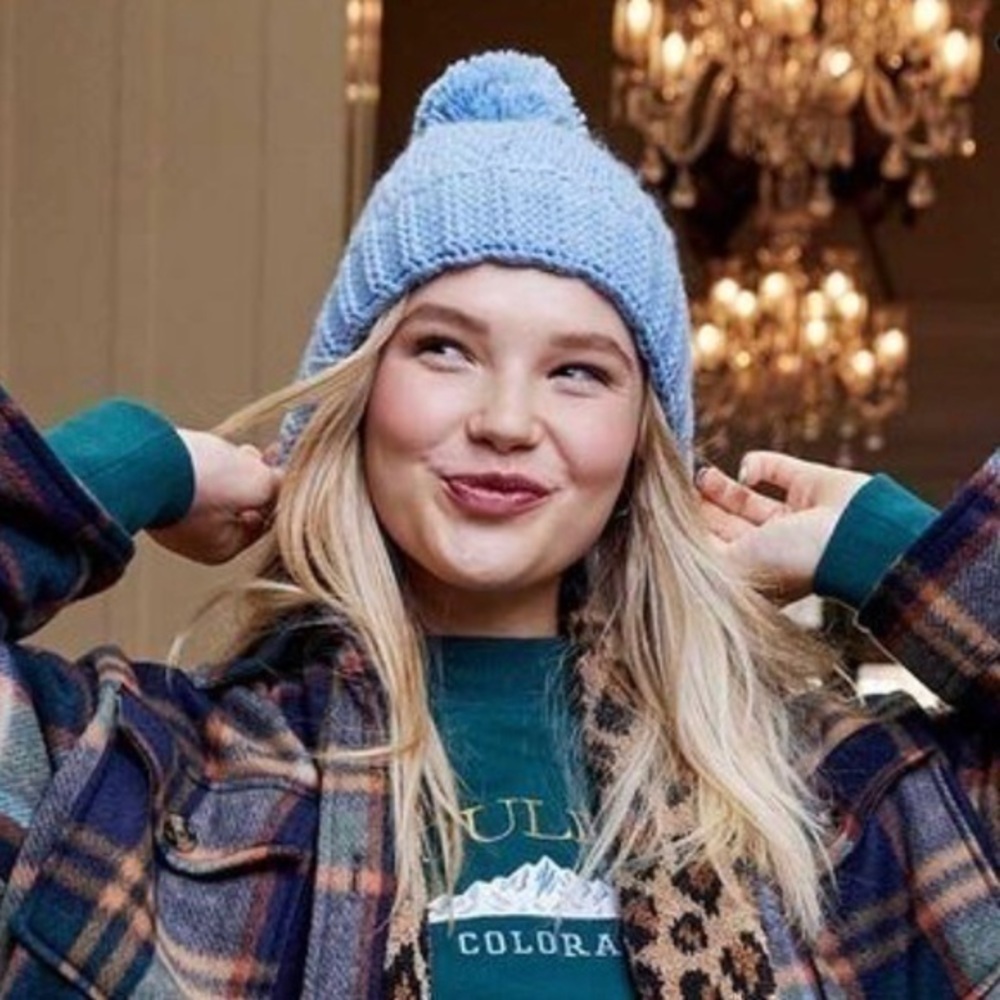 Blue beanie w/ pompom